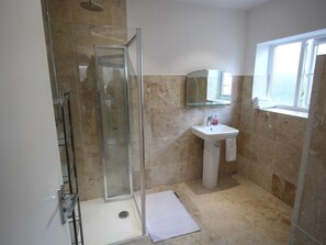 Deluxe Double Room, Ensuite | Bathroom - Hazel Residence (Purley)