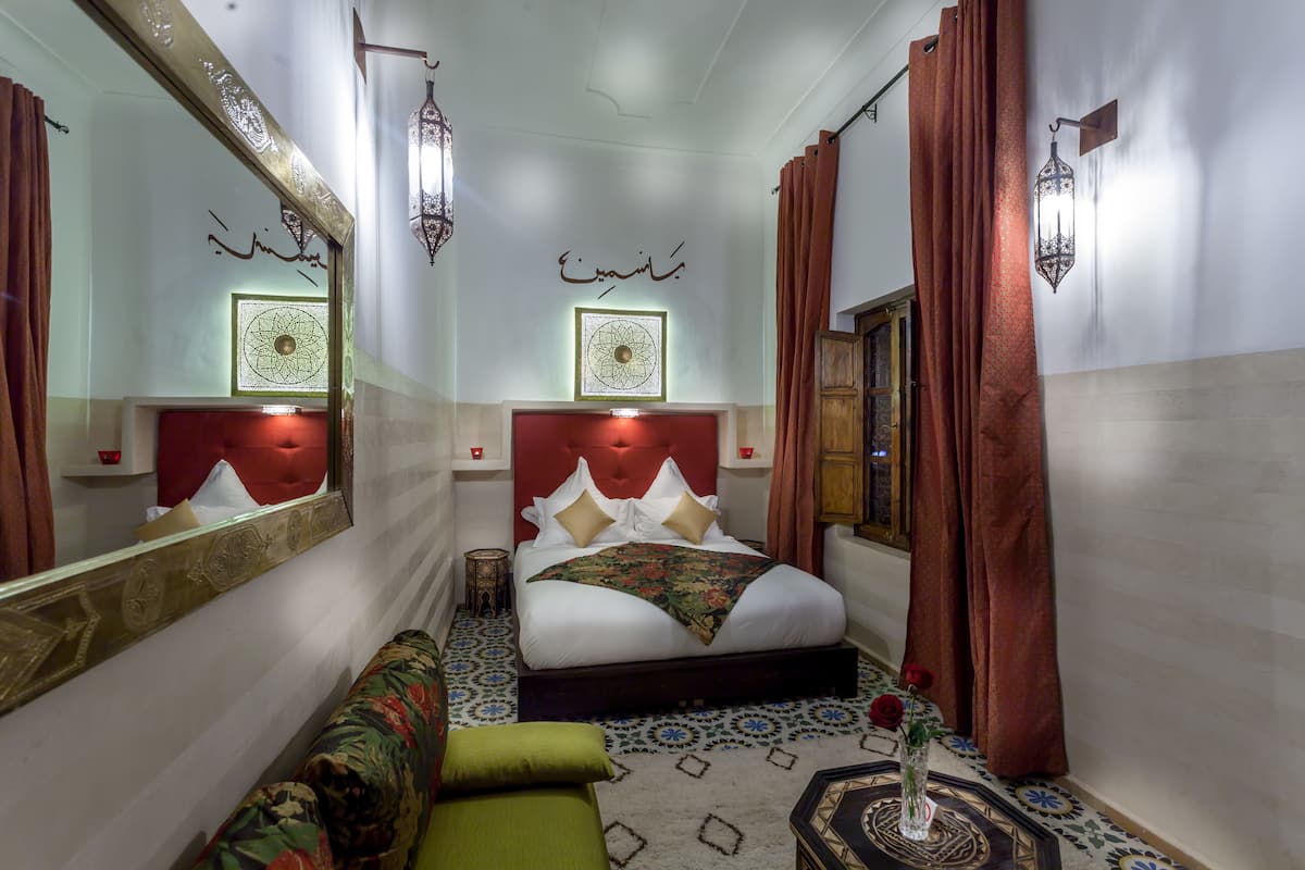 Superior suite, privébadkamer (Yasmine) | 1 slaapkamer, lakens van Egyptisch katoen, luxe beddengoed