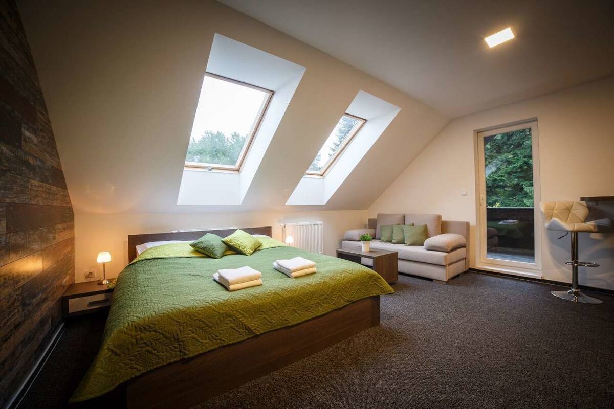 Free cots/infant beds, free WiFi