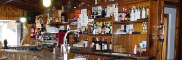Bar (en el alojamiento)