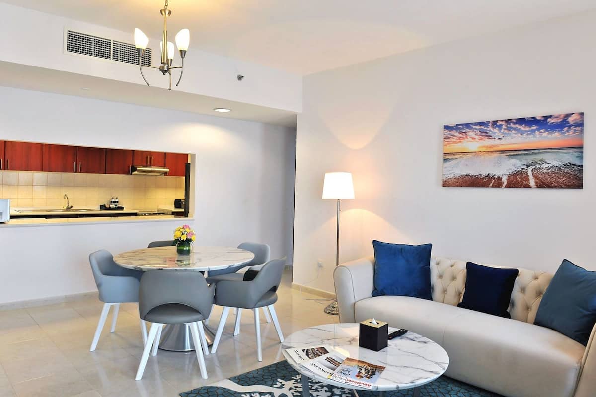 Apartment, 1 Bedroom | Living area
