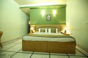 1 bedroom, premium bedding, minibar, desk - Hotel Singh Sahib (New Delhi)