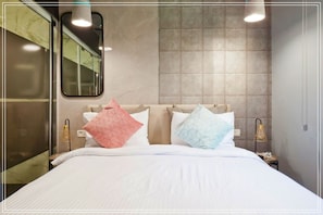 Economy Double Room | Minibar, in-room safe, soundproofing, iron/ironing board - Dream Beach TLV Boutique Hotel (Tel Aviv)