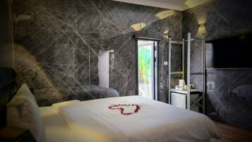 Rooftop Suite with Private Hot Tub | 1 bedroom, minibar, in-room safe, soundproofing