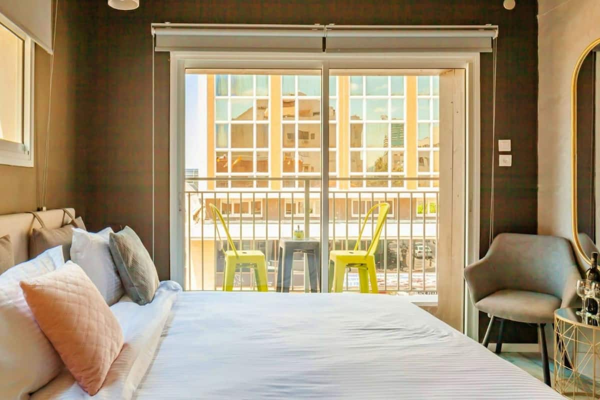 Deluxe Double Room, Balcony | 1 bedroom, minibar, in-room safe, soundproofing