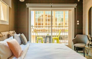 豪華雙人房, 露台 | 迷你吧、房內夾萬、隔音、熨斗/熨衫板