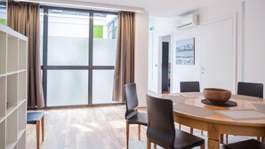 Apartemen, 2 kamar tidur (Apt 2 1/2 Schlafzimmer incl.40EUR ) | Makan di kamar