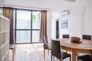 Apartment, 2 Bedrooms (Apt 2 1/2 Schlafzimmer incl.40EUR ) | In-room dining - Salzburg City Appartement (Salzburg)