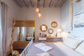 Traditional Villa, 2 Bedrooms | 1 bedroom, premium bedding, pillow-top beds, in-room safe