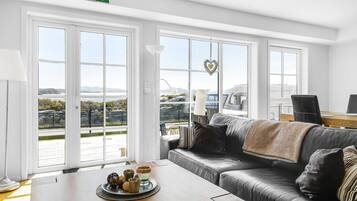 Classic Apartment, 2 Bedrooms, Non Smoking, Sea View | 2 bedrooms, individually furnished, blackout drapes, iron/ironing board