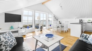 Panoramic Apartment, 4 Bedrooms | Living area - Lauvøy Feriesenter (Askøy)