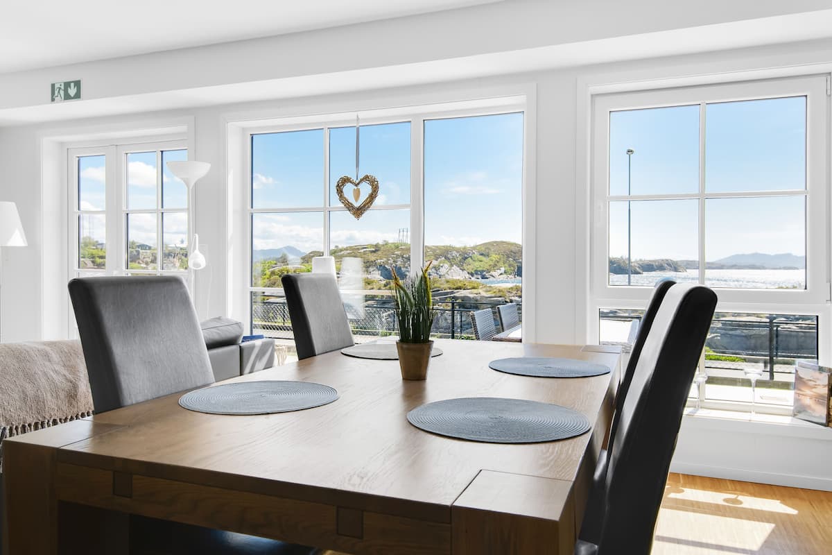 Comfort Apartment | 2 bedrooms, individually furnished, blackout drapes, iron/ironing board