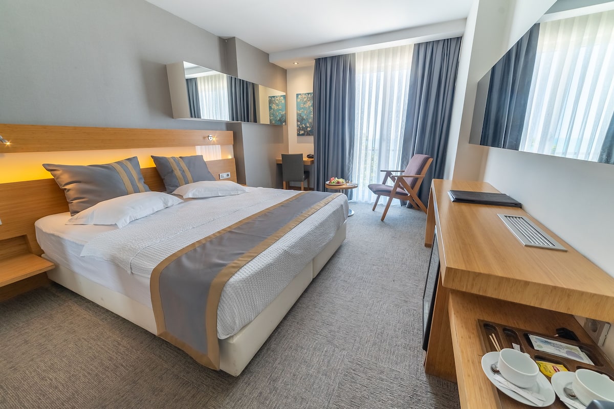 Ropa de cama de alta calidad y minibar