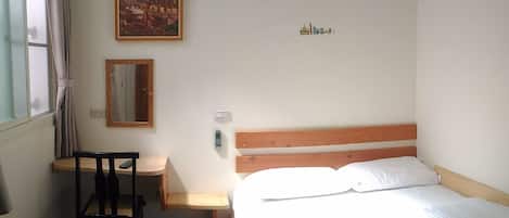 Habitació doble estàndard, 1 llit doble | Escriptori, cortines opaques i habitacions insonoritzades