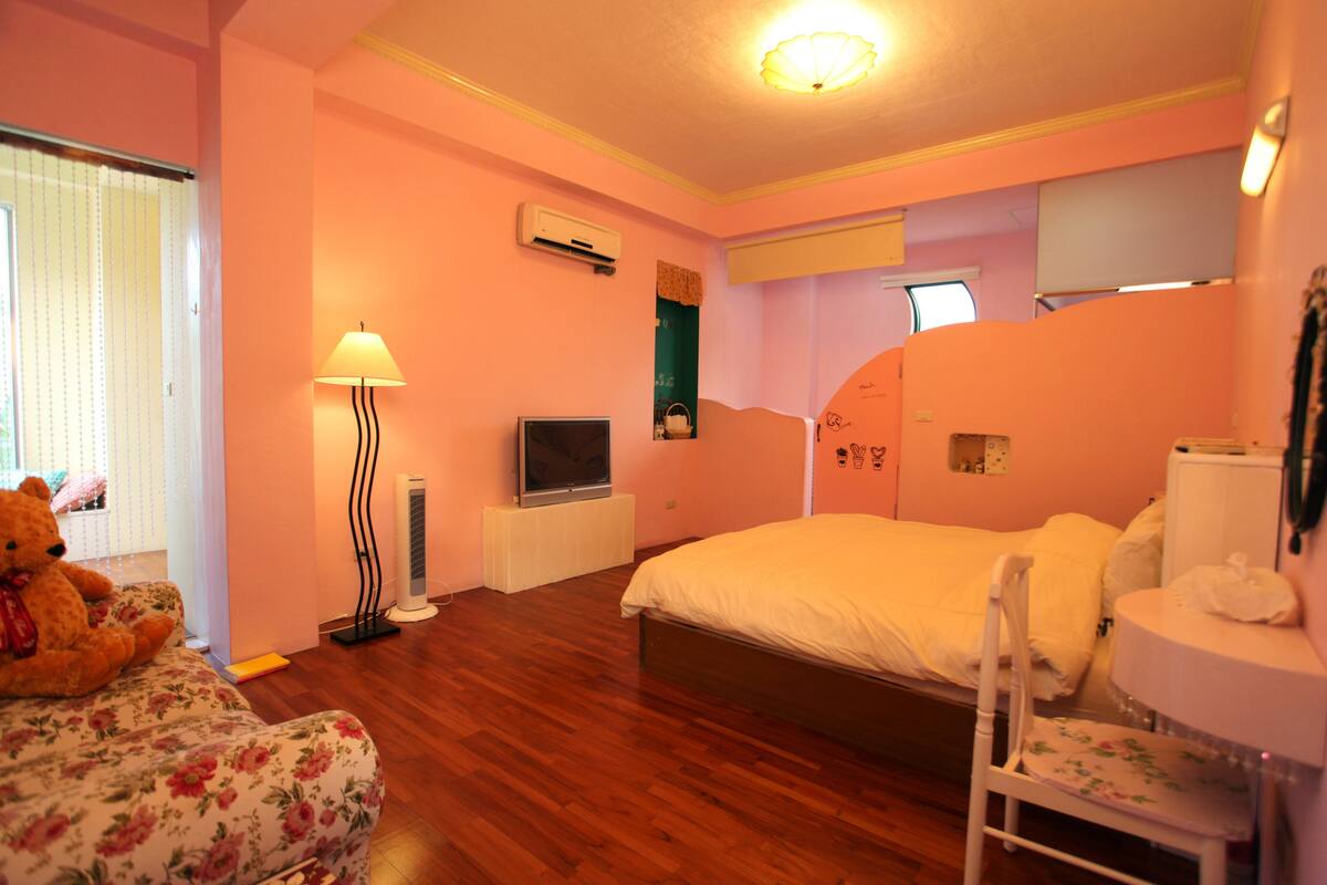 Quadruple Room | Blackout curtains, rollaway beds, free WiFi, bed sheets