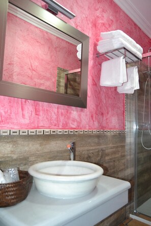 Casa, 5 habitaciones | Lavabo en el baño