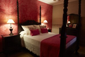 Blackout curtains, iron/ironing board, free cots/infant beds, free WiFi