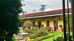 Exterior - Hotel Aurora (Antigua Guatemala)