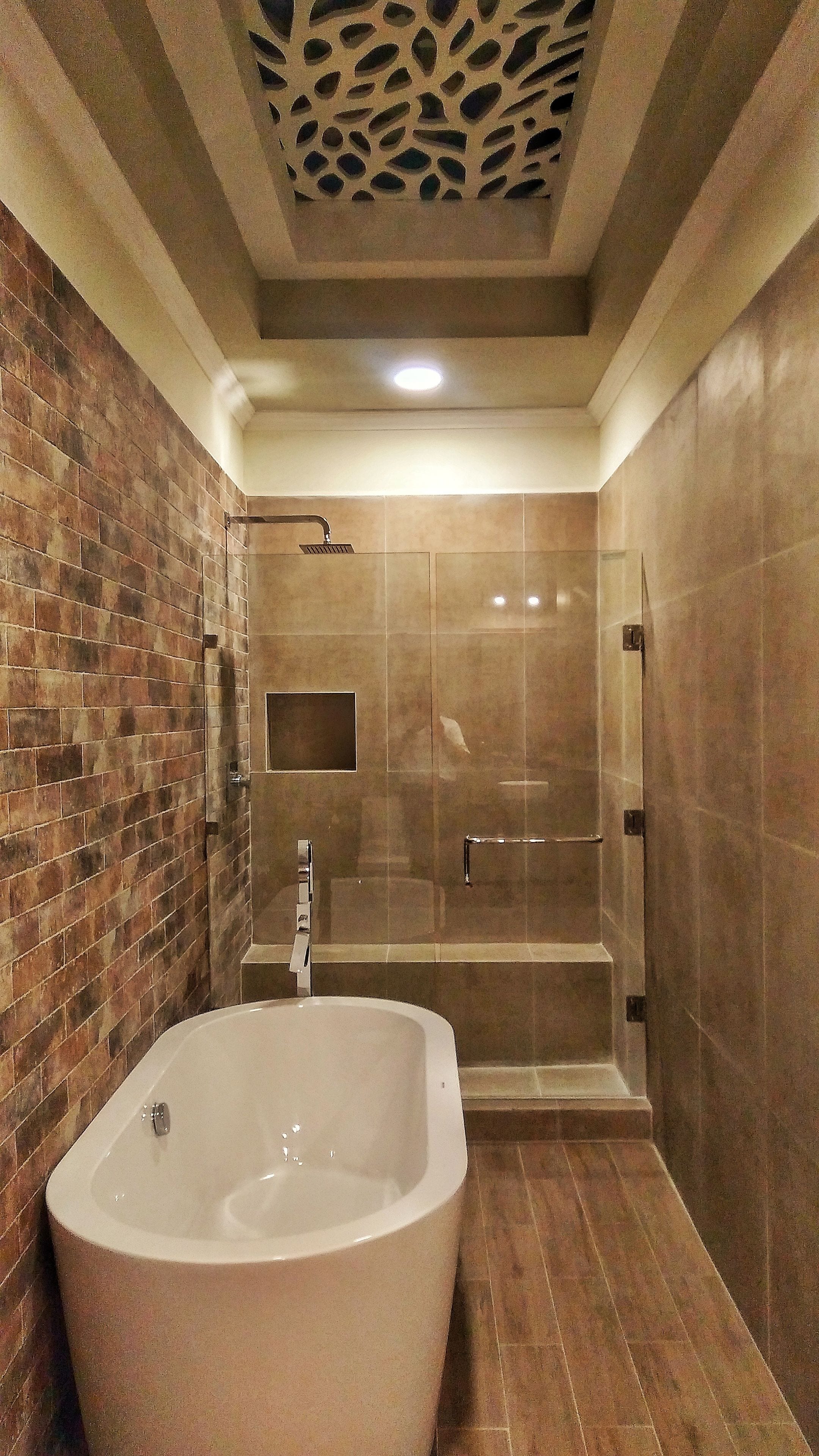 single room | bathroom | free toiletries, hair dryer, towels