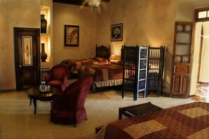 In-room safe, desk, free WiFi, bed sheets - Hotel Aurora (Antigua Guatemala)