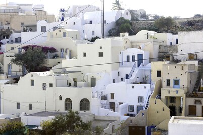 Black Rock Traditional Rooms