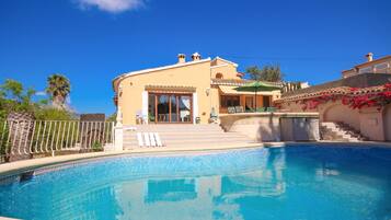 Piscina all'aperto