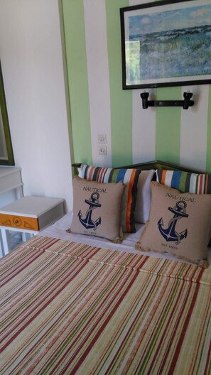 Double Room, Sea View | Bathroom | Shower, hair dryer, towels
