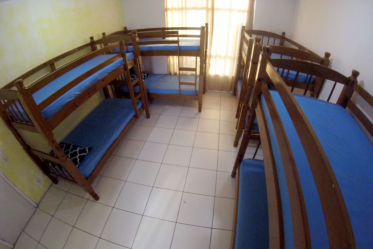 Asrama Umum, kamar mandi pribadi (8 beds) | Seprai premium, setrika/meja setrika, dan Wi-Fi gratis