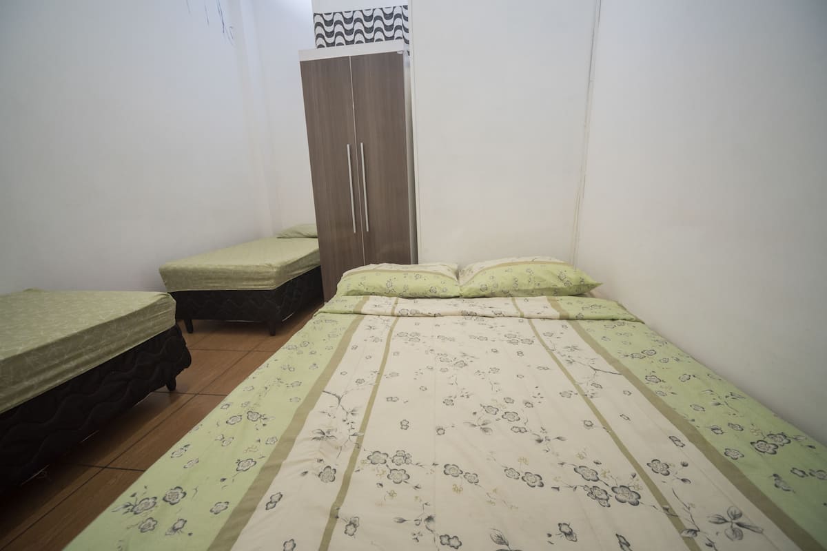 Asrama Umum, kamar mandi umum (3 beds) | Seprai premium, setrika/meja setrika, dan Wi-Fi gratis