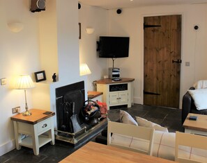 Lyxstuga - privat badrum - utsikt mot bergen (Swallows Cottage) | Lounge