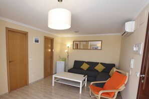Habitación estándar, 1 habitación (Benidorm) | Sala de estar | Televisión de pantalla plana