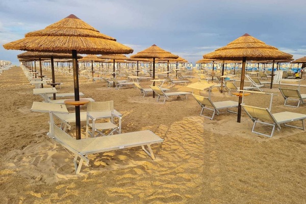 Private beach nearby, sun loungers, beach umbrellas