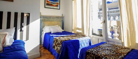 Family Studio Suite, Refrigerator & Microwave, Tower