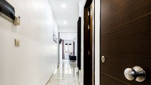 华丽客房, 2 张单人床, 私人浴室, 城市景观 | 遮光窗帘、隔音、免费婴儿床、免费 WiFi