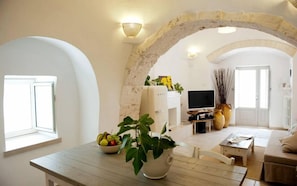 Apartment, 2 Bedrooms, Annex Building (Trullo indipendente) | Living room | LCD TV