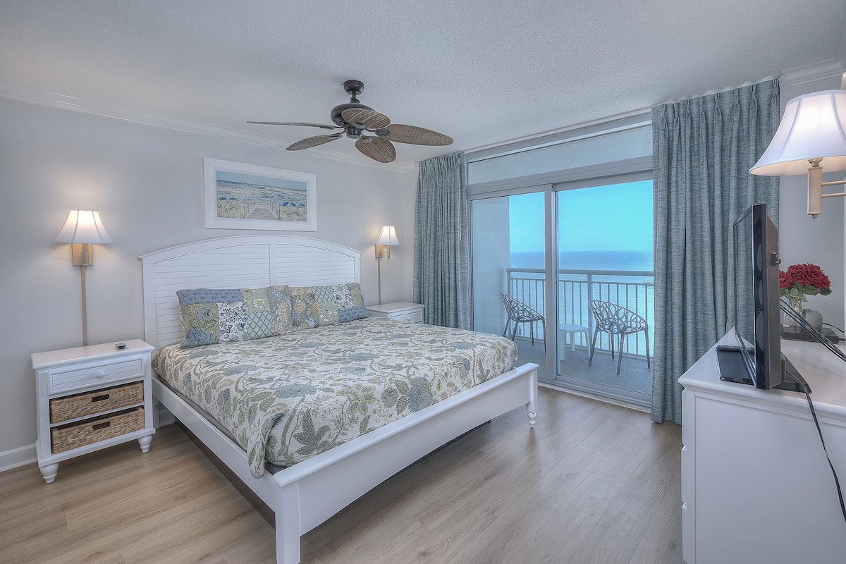 Condo, 4 Bedrooms, Balcony, Oceanfront (1807) | 1 bedroom, individually decorated, individually furnished, free WiFi