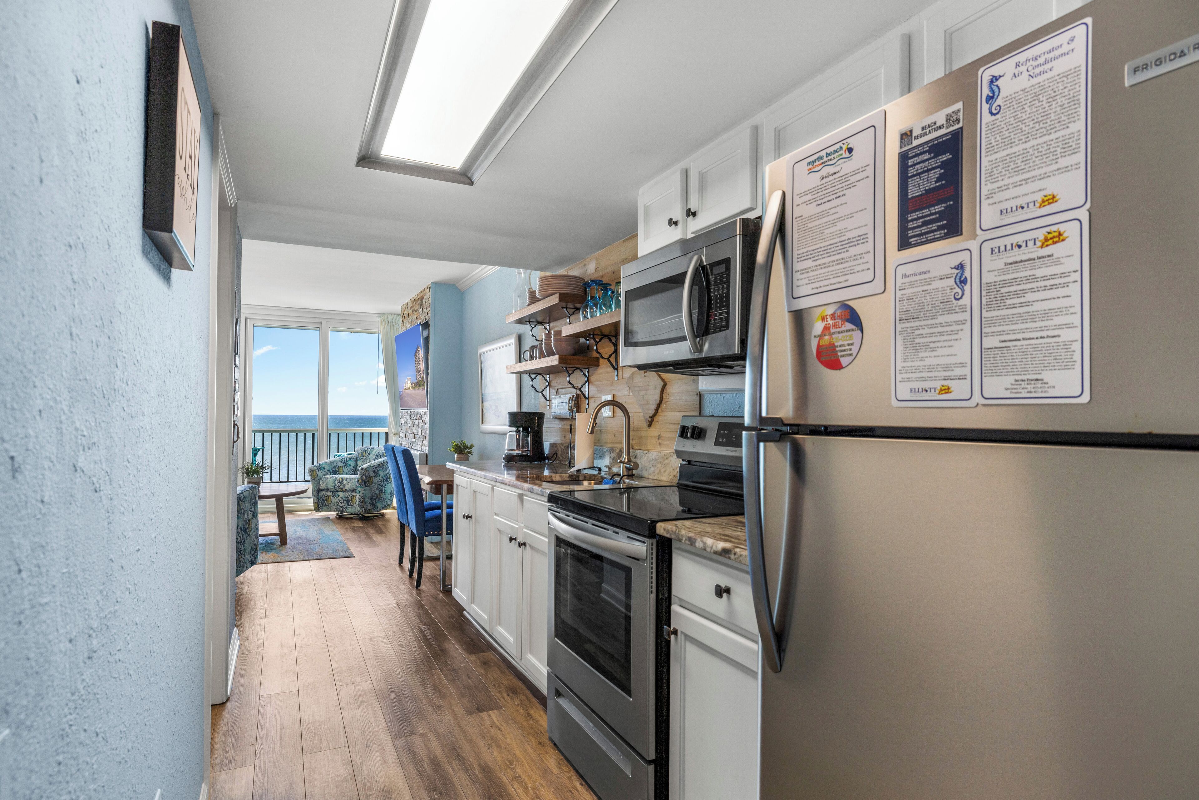 Deluxe Condo, 1 Bedroom, Ocean View, Oceanfront (1005) | Private kitchen