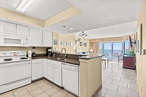 Condo, 2 Bedrooms, Balcony, Oceanfront (1732) | Private kitchen