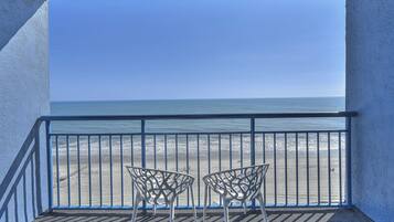 Condo, 1 Bedroom, Balcony, Oceanfront (1022) | Ban công