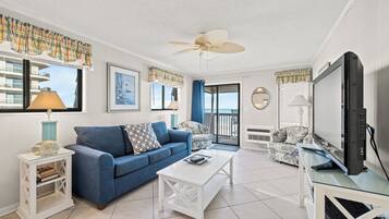 Condo, 2 Bedrooms, Oceanfront (A3) | 1 bilik tidur, dihias secara berasingan