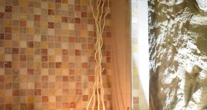 Cento TarĂŹ Guest House