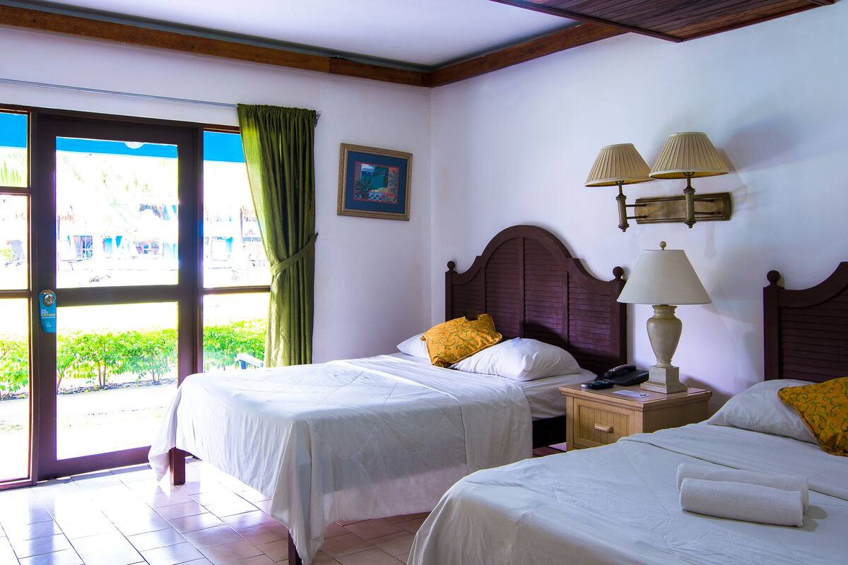 Beachfront Room,2 Queen Beds | WiFi (free), bed sheets