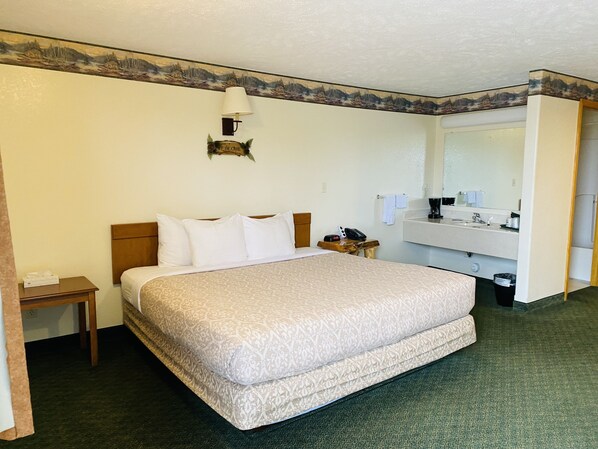 Deluxe Room, 1 King Bed, Refrigerator & Microwave