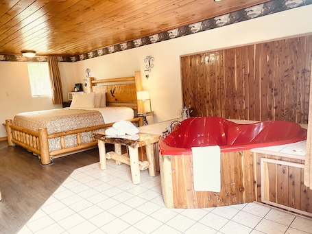 Honeymoon Room, 1 King Bed, Jetted Tub. Woodyzzz Motel