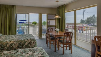 Pool front and Ocean View Suite with Kitchen (I) | Iron/ironing board, rollaway beds, free WiFi