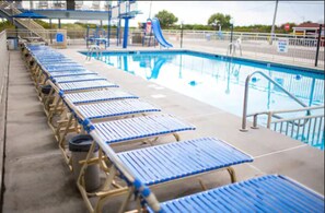 Outdoor pool - Attache Motel (Wildwood Crest)