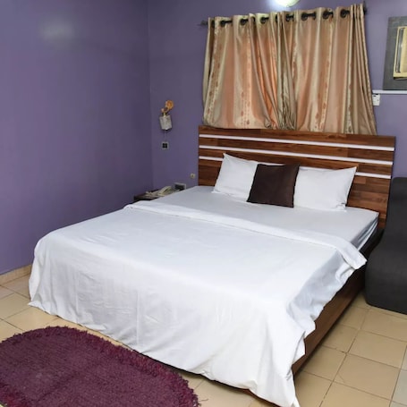 Standard Room | 1 bedroom, Egyptian cotton sheets, premium bedding, desk