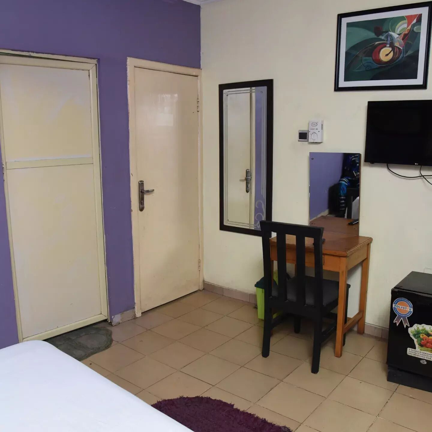 1 bedroom, Egyptian cotton sheets, premium bedding, desk