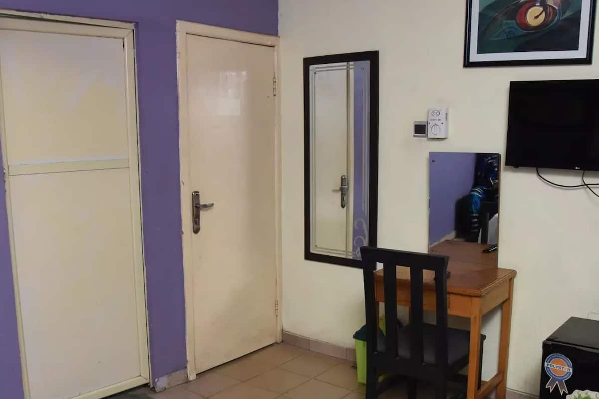 Deluxe Room | 1 bedroom, Egyptian cotton sheets, premium bedding, desk