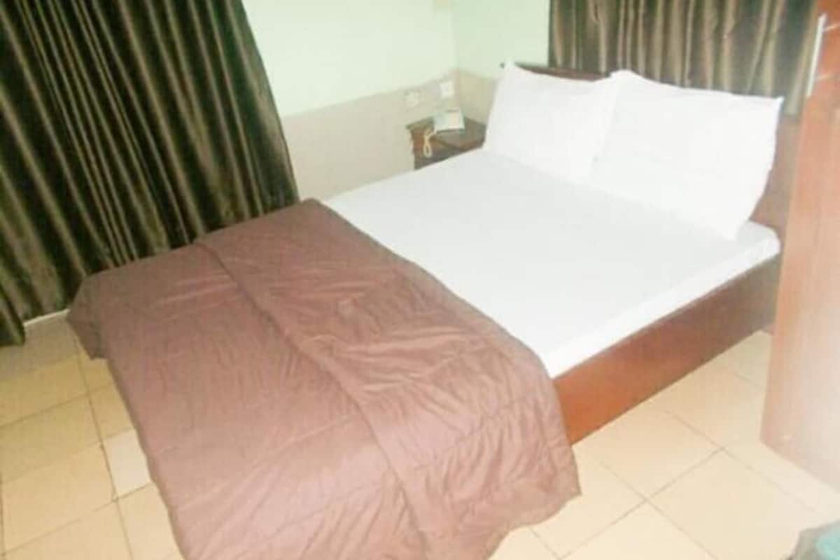 1 soveværelse, egyptiske bomuldslagner, premium-sengetøj, skrivebord